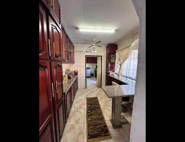 4 BEDROOM FREEHOLD FOR SALE IN BELLAIR